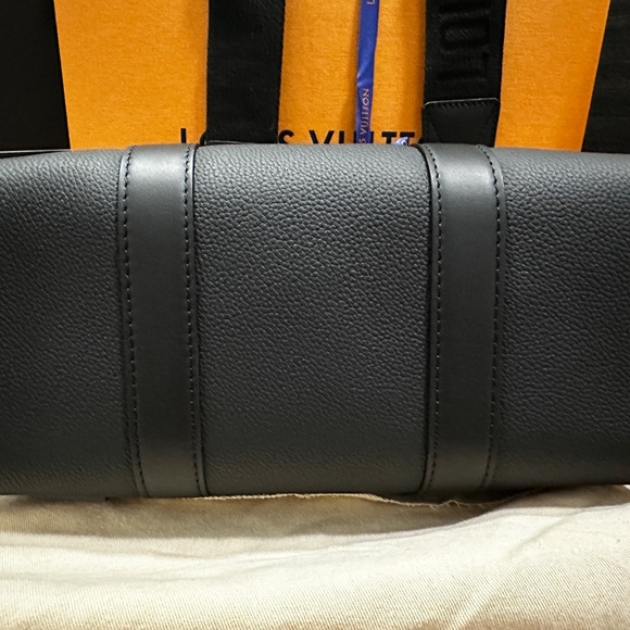 Louis Vuitton City Keepall Unisex Bag - Picture 4 of 9